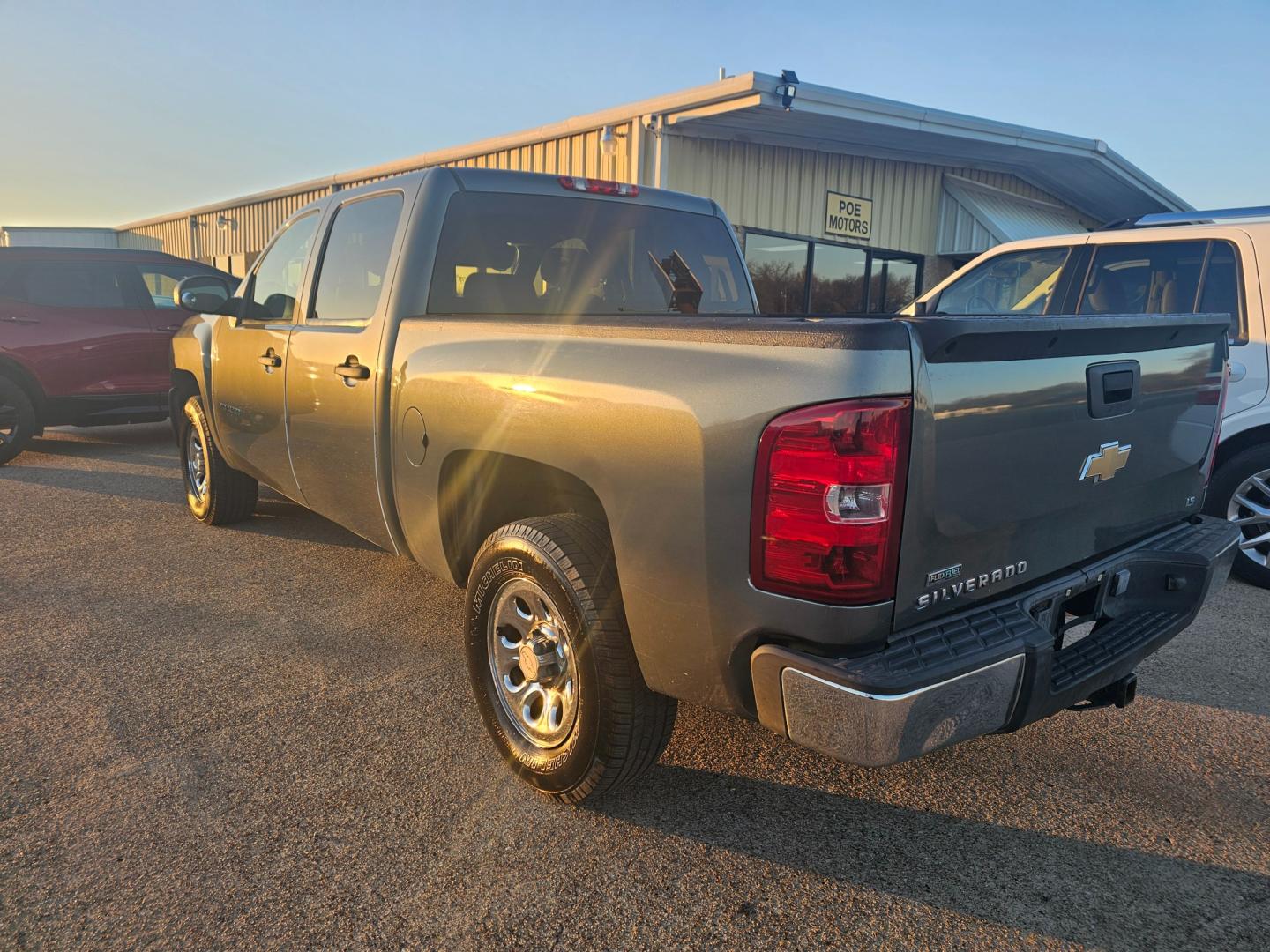 2011 BLUE Chevrolet Silverado 1500 LS Crew Cab Short Box 2WD (3GCPCREA3BG) with an 4.8L V8 OHV 16V engine, 4-Speed Automatic transmission, located at 533 S Seven Points BLVD, Seven Points, TX, 75143, (430) 255-4030, 32.313999, -96.209351 - Photo#3